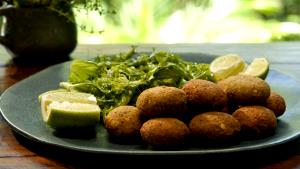 Quantas calorias em 1 Pedaço (17,0 G) Falafel?