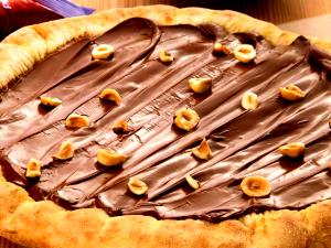 Quantas calorias em 1 Pequena (20 Cm De Diâmetro) Pizza de Chocolate?