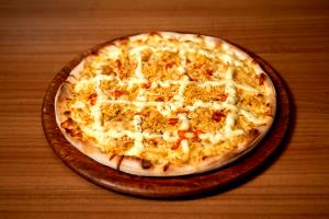 Quantas calorias em 1 Pequena (20 Cm De Diâmetro) Pizza de Frango com Catupiry?