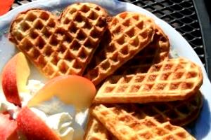 Quantas calorias em 1 Polegada Da Superfície, Waffle Belga Waffle Simples?