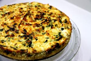 Quantas calorias em 1 porção (120 g) Quiche de Espinafre?