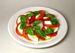 Quantas calorias em 1 porção (130 g) Salada Caprese?