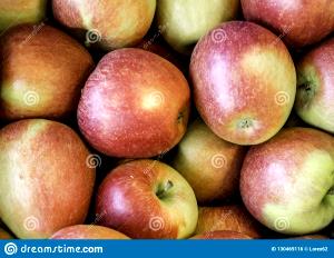 Quantas calorias em 1 Porção (138 G) Maçãs Braeburn?