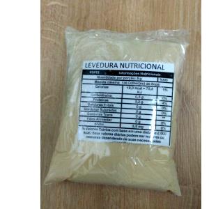 Quantas calorias em 1 porção (15 g) Levedura Nutricional?