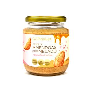 Quantas calorias em 1 porção (15 g) Pasta de Amêndoas com Especiarias?