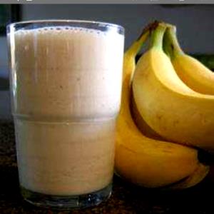 Quantas calorias em 1 Porção (202 G) Vitamina de Banana?