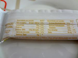 Quantas calorias em 1 porção (22 g) Barra de Cereais Banana e Quinoa com Chocolate?