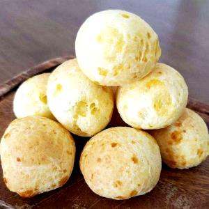 Quantas calorias em 1 porção (24 g) Pao de Queijo?