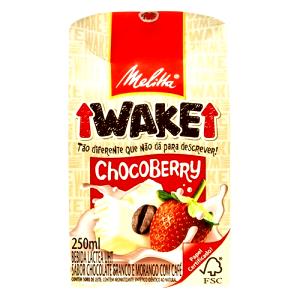 Quantas calorias em 1 porção (250 ml) Wake Chocoberry?