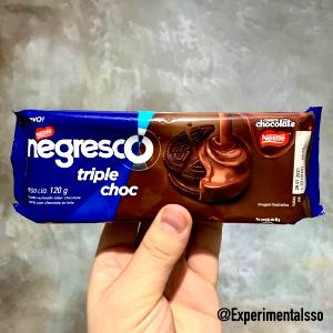 Quantas calorias em 1 porção (30 g) Negresco Triple Choc?