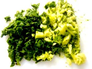 Quantas calorias em 1 porção (350 g) Creme de Espinafre e Brócolis?