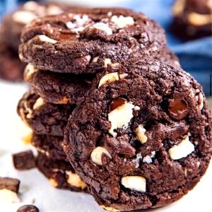 Quantas calorias em 1 porção (45 g) Cookie de Chocolate?