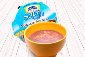 Quantas calorias em 1 porção (450 g) Sopa Light Feijão com Macarrão?