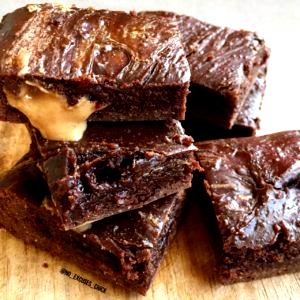 Quantas calorias em 1 porção (60 g) Porn Brownie?