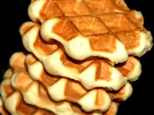 Quantas calorias em 1 Porção (74 G) Waffle Simples?