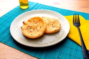 Quantas calorias em 1 porção (80 g) Crepioca com Queijo?