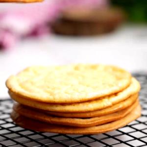 Quantas calorias em 1 Porção (90 G) Pão Nuvem?