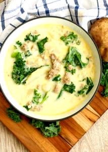 Quantas calorias em 1 porção Zuppa Toscana Soup?