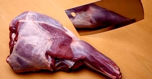 Quantas calorias em 1 Porção Carne cabrito mamão crua?