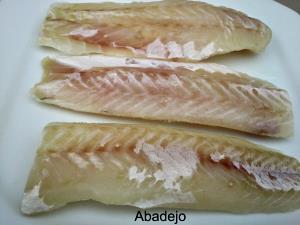 Quantas calorias em 1 Porção Peixe água salgada abadejo filé congelado cozido sem sal?