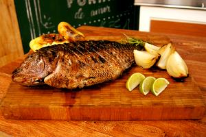 Quantas calorias em 1 Porção Peixe água salgada corvina assado sem sal?