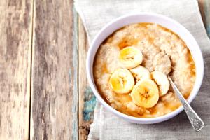 Quantas calorias em 1 Porçoes Banana Com Aveia E Canela?