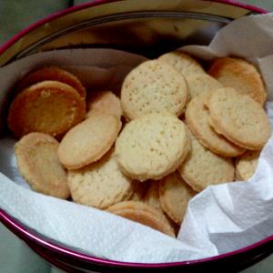 Quantas calorias em 1 Porçoes Biscoito Rápido?