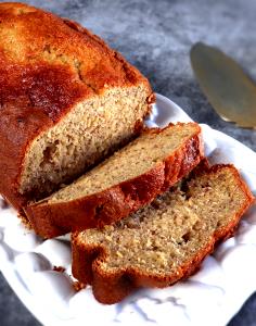 Quantas calorias em 1 Porçoes Bolinho De Banana Com Laranja Ligth?