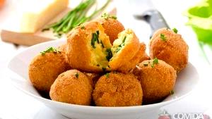 Quantas calorias em 1 Porçoes Bolinho De Batata Doce Com Cream Cheese E Frango?