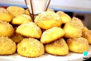 Quantas calorias em 1 Porçoes Bolinho De Chuva Assado?