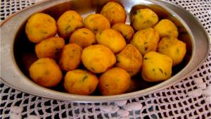 Quantas calorias em 1 Porçoes Bolinho De Mandioquinha?