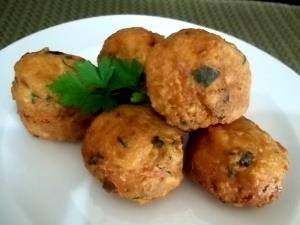 Quantas calorias em 1 Porçoes Bolinho De Soja Com Aveia?