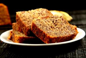 Quantas calorias em 1 Porçoes Bolo De Banana Com Canela?