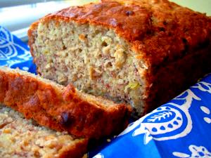 Quantas calorias em 1 Porçoes Bolo De Banana Com Farelo De Aveia?