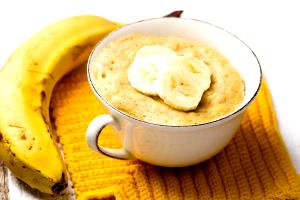 Quantas calorias em 1 Porçoes Bolo De Caneca Com Banana?