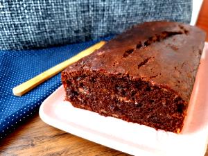 Quantas calorias em 1 Porçoes Bolo De Chocolate Com Banana?