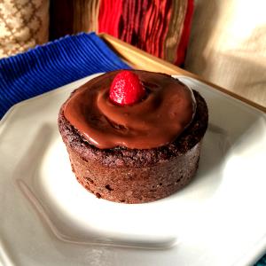 Quantas calorias em 1 Porçoes Bolo De Chocolate Fit?