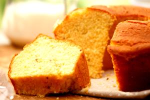 Quantas calorias em 1 Porçoes Bolo De Fuba Com Erva Doce E Chia?