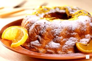 Quantas calorias em 1 Porçoes BOLO DE LARANJA LIGHT?