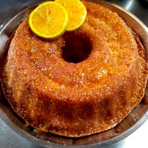 Quantas calorias em 1 Porçoes BOLO DE LARANJA MEIA RECEITA?