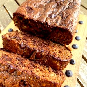 Quantas calorias em 1 Porçoes Bolo Proteico De Banana E Chocolate?