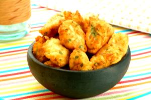 Quantas calorias em 1 Porçoes BOLINHO DE ARROZ NO FORNO?