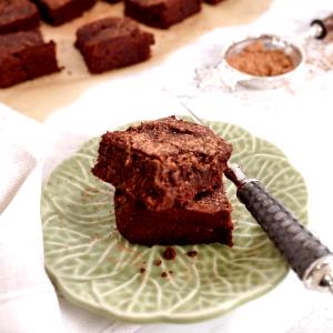 Quantas calorias em 1 Porçoes Brownie Sem Glúten Geovana?