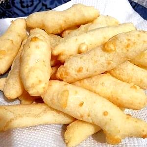 Quantas calorias em 1 Porçoes BISCOITO FRITO DE PORVILHO E QUEIJO?