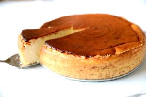Quantas calorias em 1 Porçoes Cheesecake Com Goiaba Light?