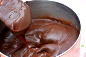 Quantas calorias em 1 Porçoes Chocolate De Panela?