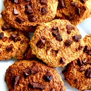 Quantas calorias em 1 Porçoes Cookie De Banana, Aveia E Chocolate?