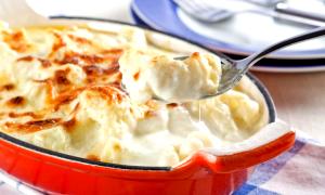 Quantas calorias em 1 Porçoes Couve-Flor Gratinada C/Molho Branco?