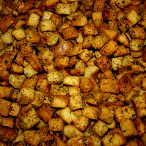 Quantas calorias em 1 Porçoes Croutons De Pão Francês?