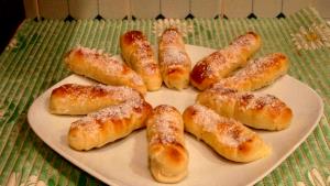 Quantas calorias em 1 Porçoes Enroladinho De Queijo?